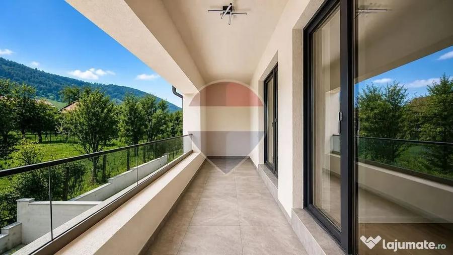 Casă cu 5 camere cu Teren 350 Mp în Bunloc