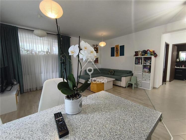 Apartament cu 2 camere semidecomandat, mobilat în Berceni