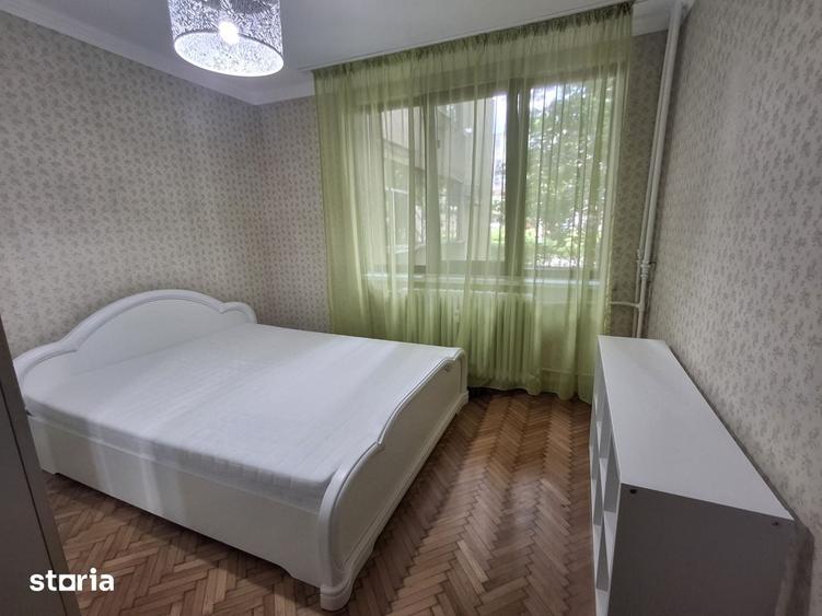 Apartament cu 2 camere semidecomandat, mobilat în Calea București