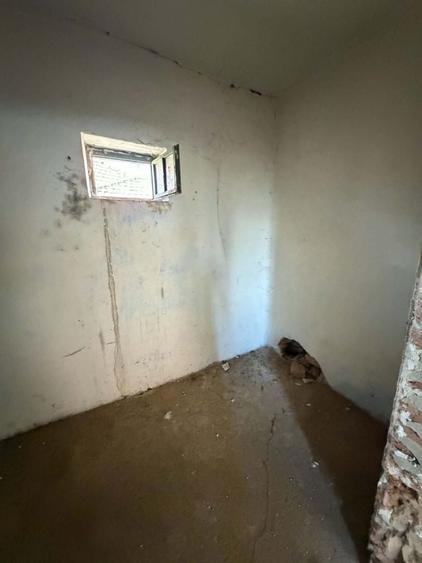 Casă individuală cu 2 camere cu Canalizare în Pâclișa