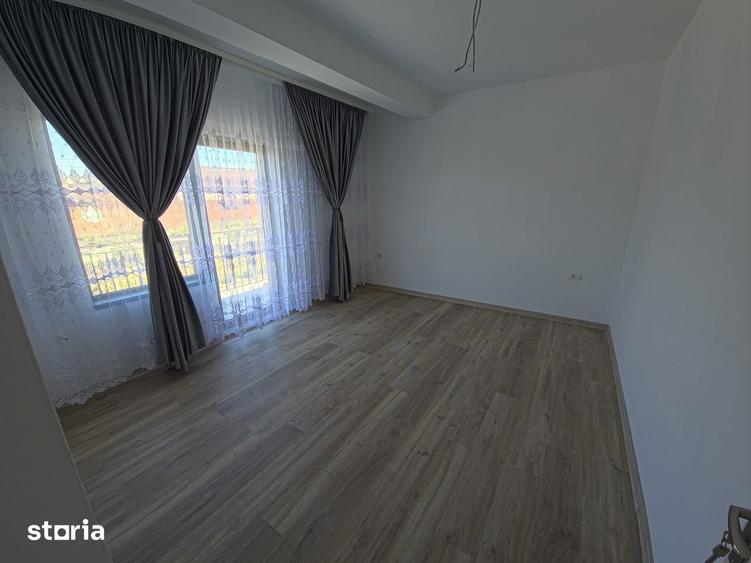 Casă cu 4 camere cu Teren 162 Mp în Central