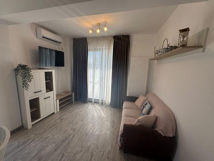 Apartament cu 2 camere decomandat în 1 Mai