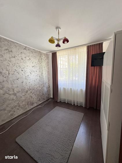 Apartament cu 4 camere semidecomandat în Drumul Taberei