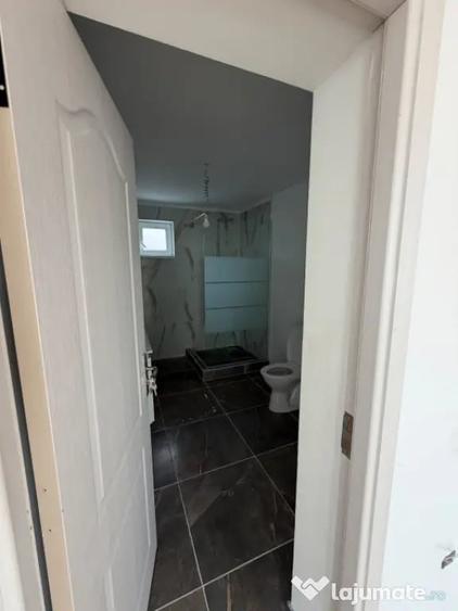 Casă cu 5 camere cu Teren 307 Mp în Malu Mare