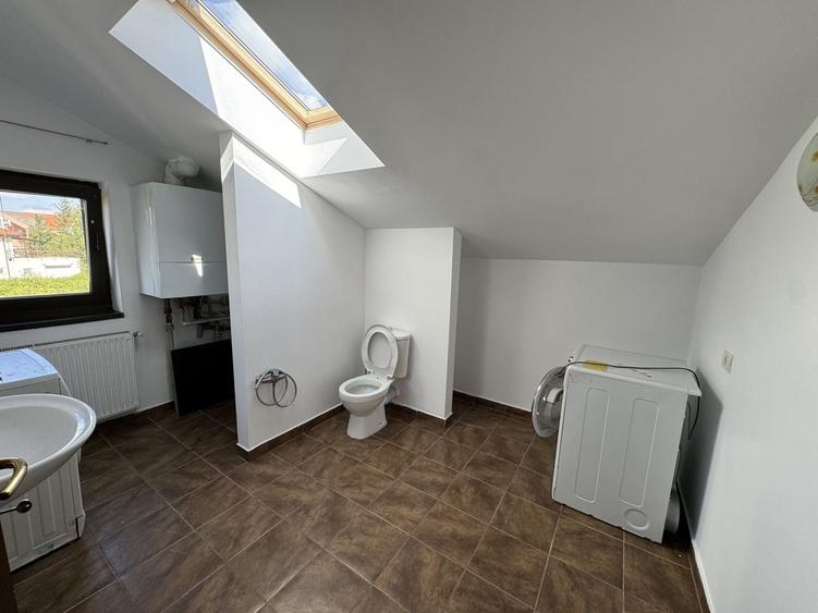 Duplex cu 6 camere cu Canalizare în Pipera