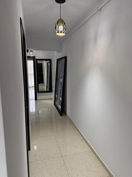 Apartament cu 4 camere decomandat, mobilat în Titan