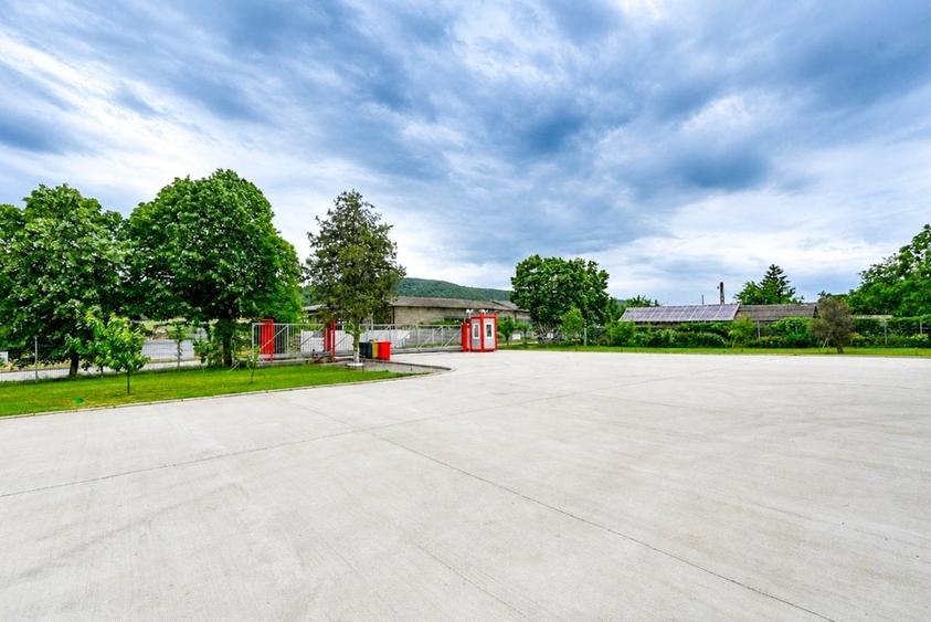 Spațiu industrial, de 772.83001708984 mp, în Central