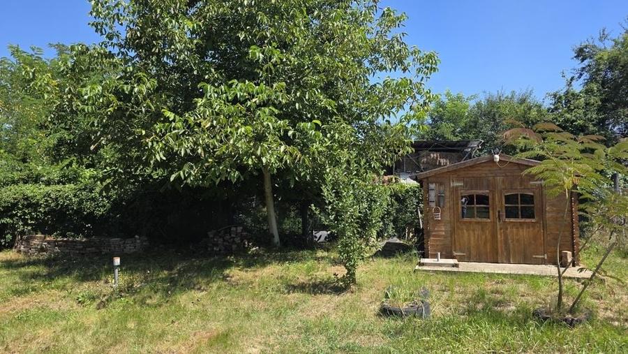 Casă cu 4 camere în Podenii Noi