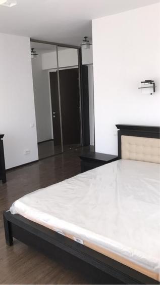 Apartament cu 4 camere semidecomandat, mobilat în Plopilor