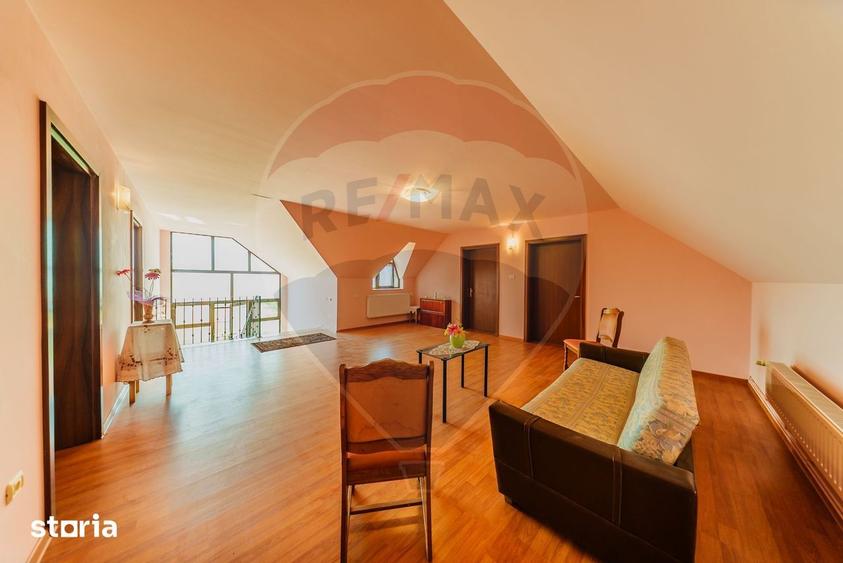 Casă cu 7 camere cu Teren 1588 Mp în Zădăreni