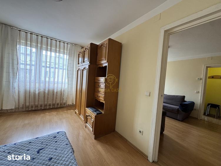 Apartament cu 3 camere semidecomandat în Central