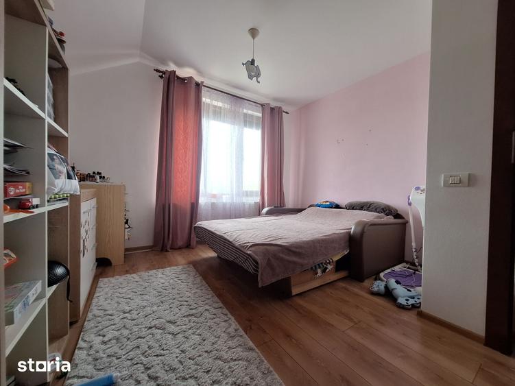 Casă cu 5 camere cu Teren 500 Mp în Giarmata