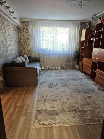 Vand apartament cu doua camere!
