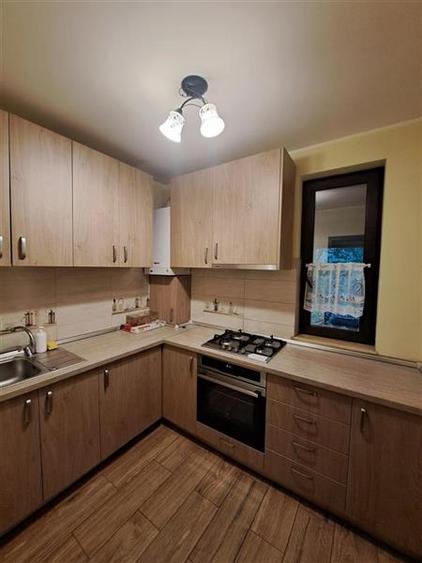 Apartament cu 2 camere decomandat, mobilat în Bulgaria