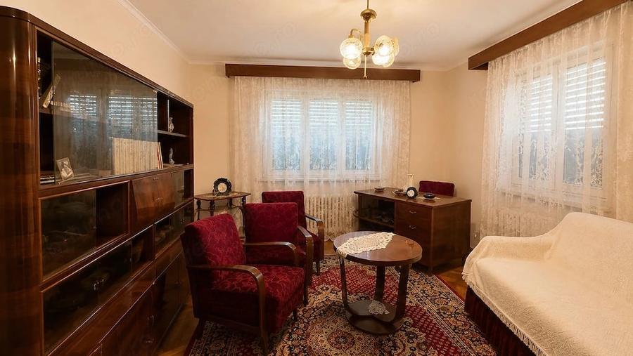 Casă cu 7 camere cu Teren 739 Mp în Mehala