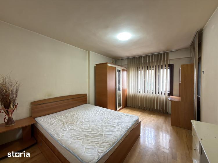 Apartament cu 3 camere decomandat în Crișan