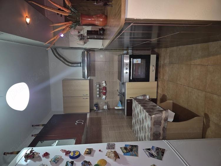 Apartament cu 3 camere decomandat în Troianu