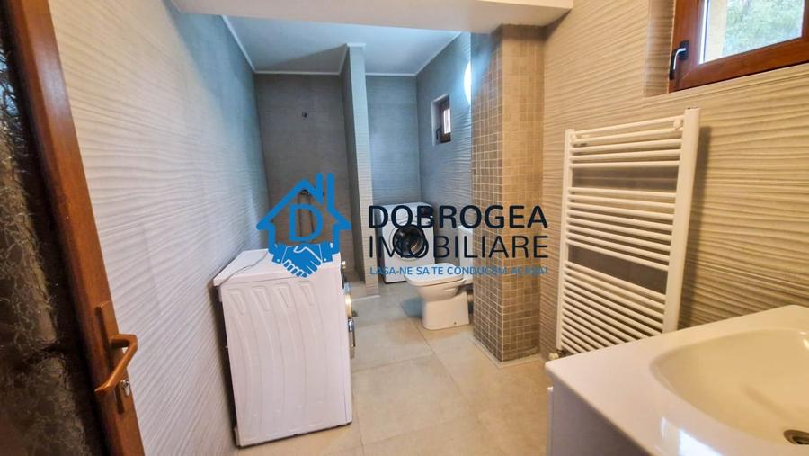 Casă individuală cu 5 camere cu Canalizare în Păcii