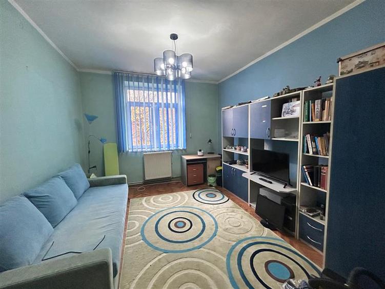 Apartament cu 3 camere decomandat în Luncă