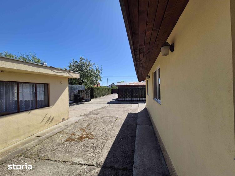 Casă cu 10 camere cu Teren 2529 Mp în Bolintin-Deal
