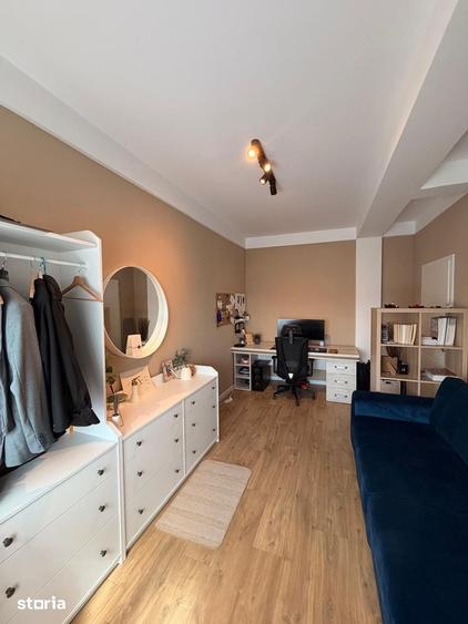 Apartament cu 3 camere în Dumbrăvița