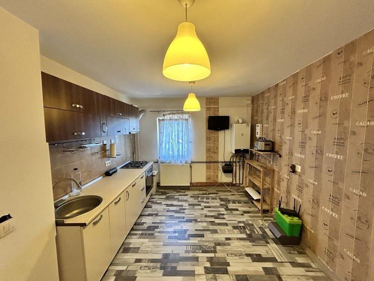 Apartament cu 2 camere semidecomandat în Malu Roșu