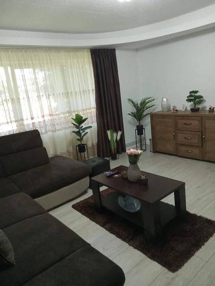 Spre vanzare apartament 74 m,zona reziden?iala, direct proprietar .Dau filmare cu tot in p - 2