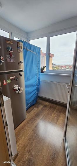 Apartament cu 4 camere decomandat în Răcădău