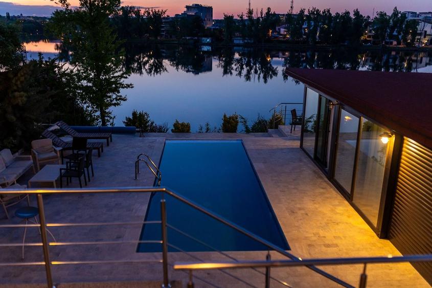 Casă cu 5 camere cu Piscina în Dămăroaia