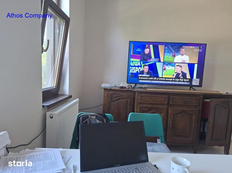 Casă cu 4 camere cu Teren 110 Mp în Regie