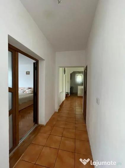 Casă cu 5 camere cu Teren 300 Mp în Central