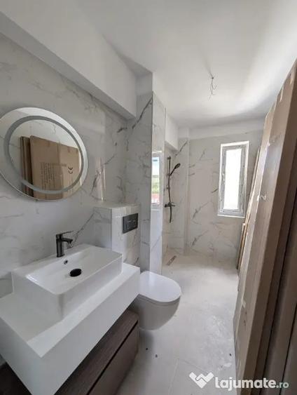 Apartament cu 3 camere semidecomandat în Florești