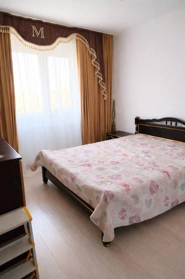 Apartament cu 3 camere decomandat, mobilat în Calea Urseni