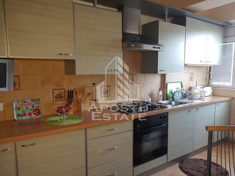 Apartament cu 3 camere decomandat, mobilat în Tipografilor