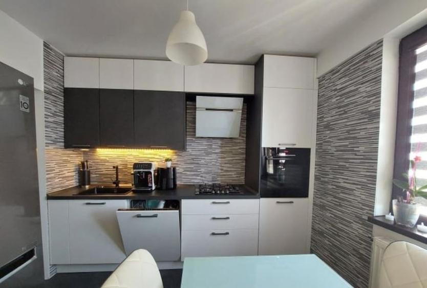 Apartament cu 3 camere decomandat în 1 Decembrie 1918