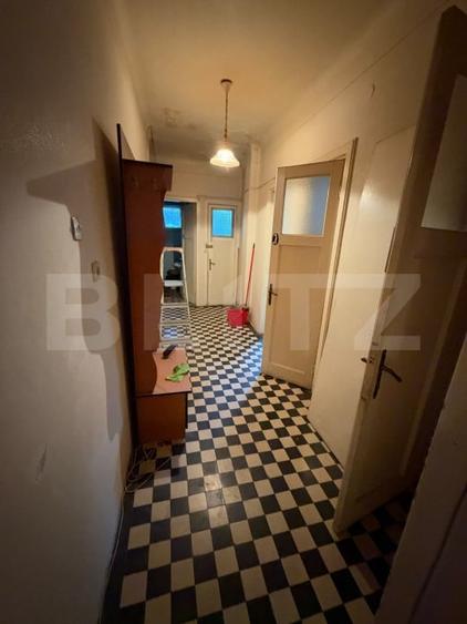 Apartament cu 4 camere decomandat, mobilat în Central