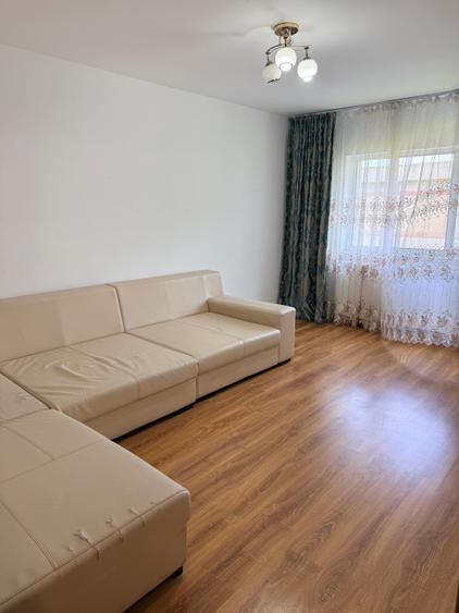 Apartament cu 2 camere decomandat în Micro 17