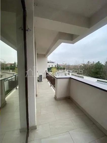 Apartament cu 3 camere decomandat în Dămăroaia