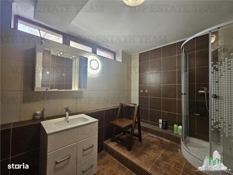 Apartament cu 4 camere în Lazu