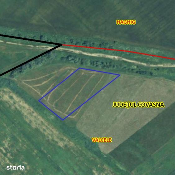 Teren de 8000 mp, în Vâlcele