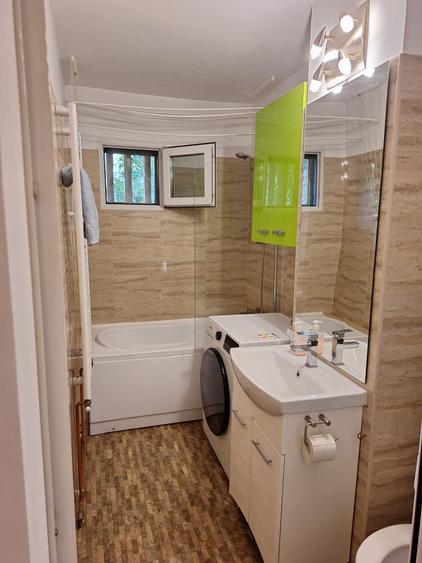 Apartament cu 2 camere semidecomandat, mobilat în Piața Centrală
