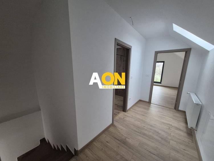Casă individuală cu 6 camere cu Canalizare în Central
