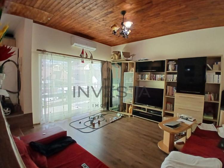 Casă individuală cu 8 camere cu Canalizare în Gheorgheni