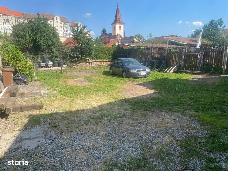 Casă cu 4 camere în Piața Cluj