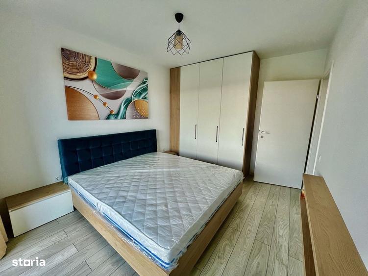 Apartament cu 3 camere semidecomandat în Ciupercenii Noi