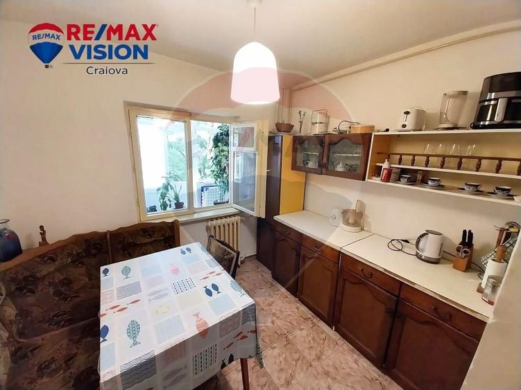 Apartament cu 3 camere decomandat în Valea Rosie