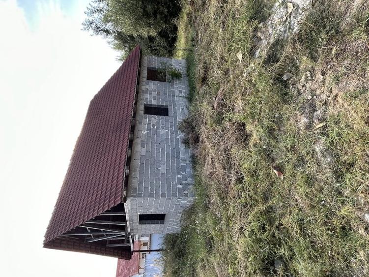 Casă individuală cu 3 camere cu Teren 2500 Mp în Gârdoaia