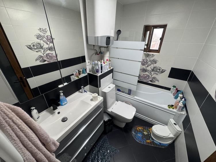 Apartament cu 3 camere decomandat, mobilat în CET
