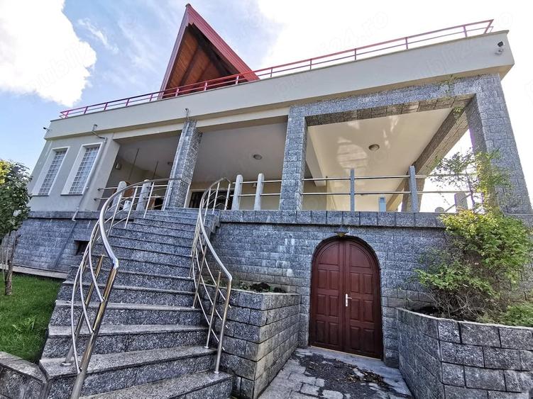 Casă cu 3 camere cu Teren 2600 Mp în Bucium