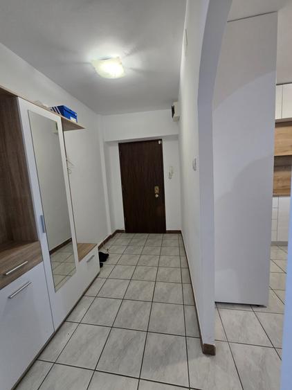 Apartament cu 3 camere decomandat, mobilat în Dorobanților